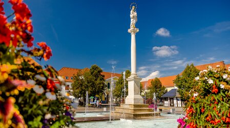 Marienbrunnen on the main square in Fürstenfeld | © Wolfgang Spekner