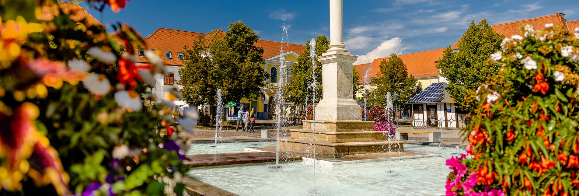 Marienbrunnen on the main square in Fürstenfeld | © Wolfgang Spekner