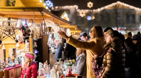 Arts and crafts at the Fürstenfeld Christmas market | © Stadtmarketing Fürstenfeld | BROBOTERS