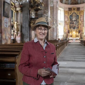 Kirchenführung in Pöllau mit Frau Kliem | © TV Oststeiermark | Rene Strasser