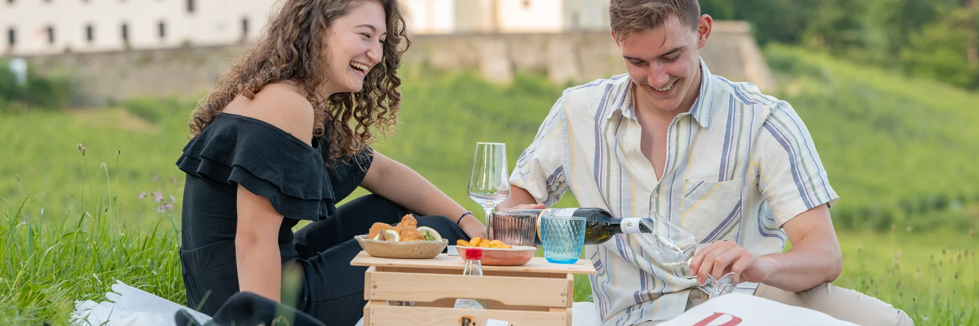 Picknick beim Landgut Riegerbauer in der Oststeiermark | © TV Oststeiermark | Rene Strasser Picknick beim Landgut Riegerbauer in der Oststeiermark | © TV Oststeiermark | Rene Strasser