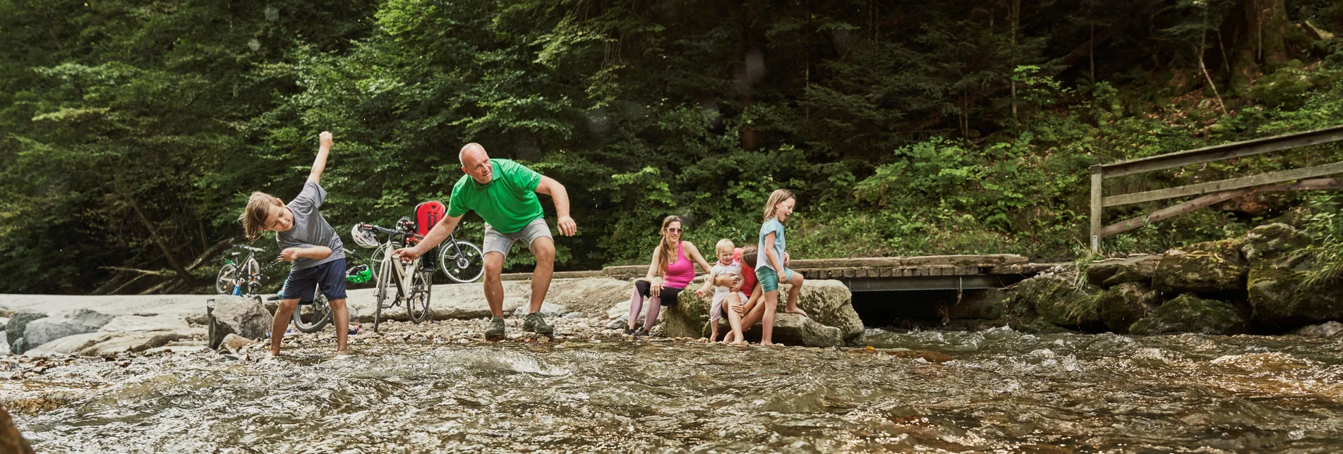 Family in the Stubenbergklamm gorge in Eastern Styria | © Oststeiermark Tourismus | Lang-Bichl - RKP