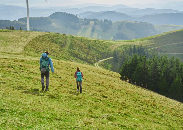 Hiking in the Almenland in Eastern Styria | ©  Oststeiermark Tourismus | Markus Lang-Bichl