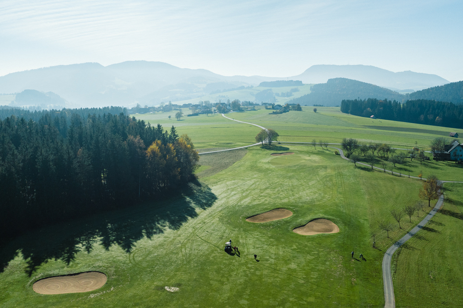Golf course in the Almenland Nature Park region | ©  Oststeiermark Tourismus | rkp.marketing