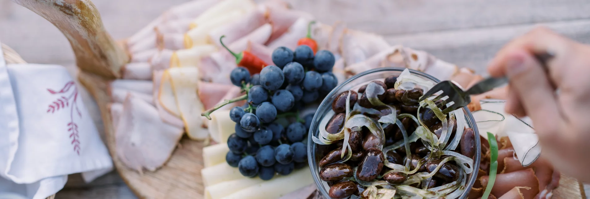 Brettljause with beetle beans in eastern Styria | © TV Oststeiermark | die mosbachers