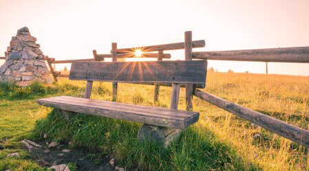 Sitzbank Grebenzen Sonnenuntergang | © TV Murau | René Hochegger
