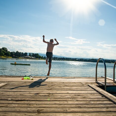 Sprung in den Schwarzlsee | © TV Region Graz | Mias Photoart