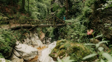 Unterwegs in der Kesselfallklamm bei Semriach | © Region Graz | studio draussen