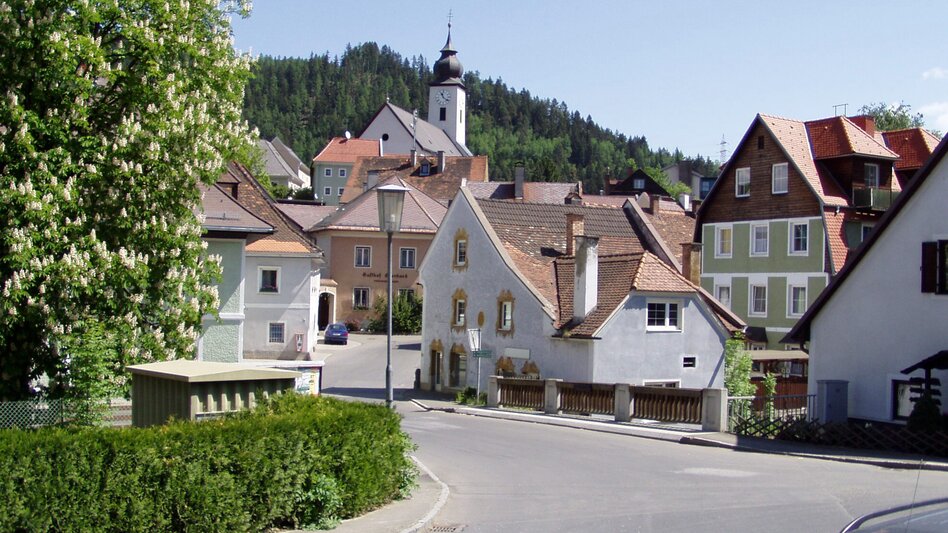 St. Michaels Ortskern mit Straßen und Häusern bei schönem Wetter