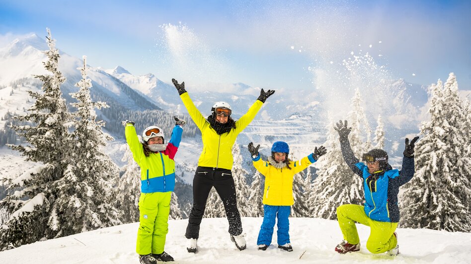 Familie aus vier hat am Präbichl Spaß im Schnee
