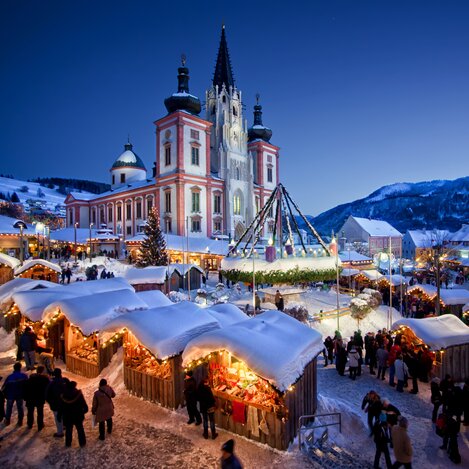Blaue Stunde beim Mariazeller Advent | © Fred Lindmoser - www.lifepictures.at | Fred Lindmoser