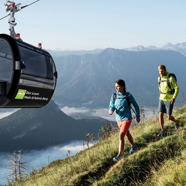 Mit der 2024 neu eröffneten Panoramabahn geht es zum Wandern auf den Loser | © Loser Bergbahnen