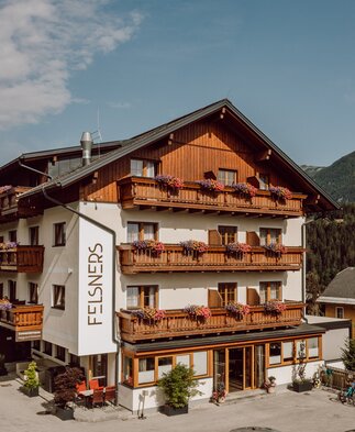 Außenansicht Hotel und Restaurant Felsners | Christine Höflehner | © Hotel Felsners