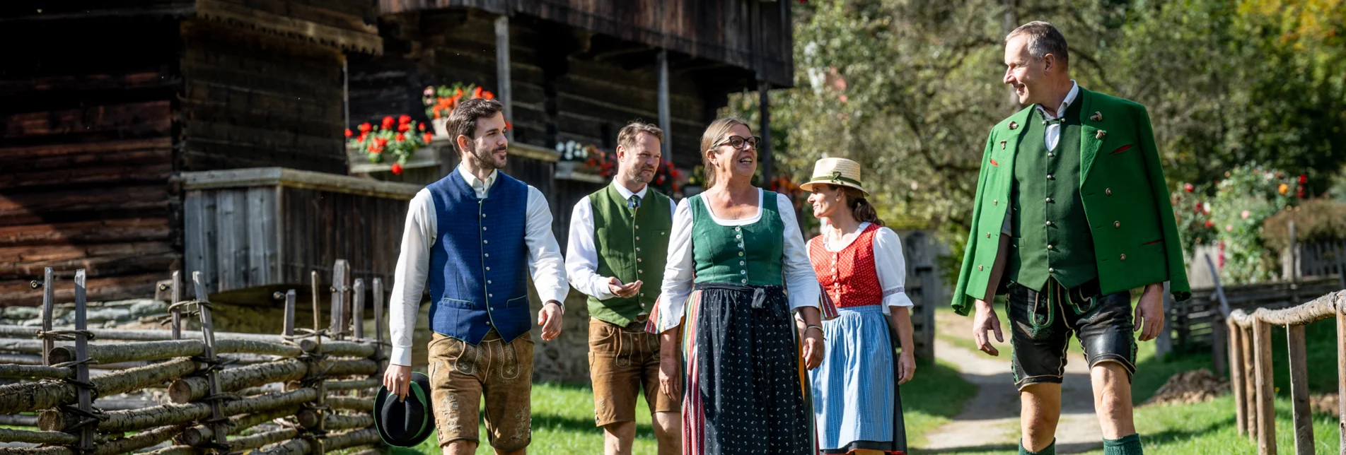 Spaziergang in Tracht | Jesse Streibl | © Gruppenreisen Steiermark