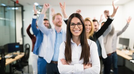 Group of successful business people happy in office | ©nd3000 - stock.adobe.com | ANDOR BUJDOSO