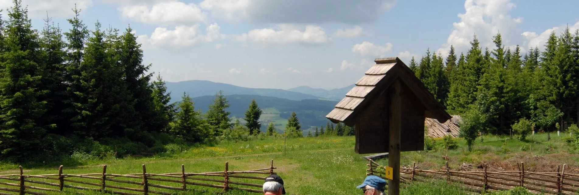 Themen- und Lehrpfad Kultwanderweg Sonnenweg, Miesenbach - Touren-Impression #1 | © Wildwiesenhof