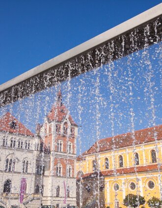 Kreisverkehr vor dem Rathaus Feldbach | Roman Schmidt | © Thermen- & Vulkanland