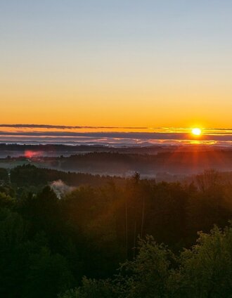 Ausblick auf das Schilcherland im Herbst bei Sonnenuntergang - St. Stefan ob Stainz | Foto Augenblick | © TVB/Südsteiermark/Foto Augenblick
