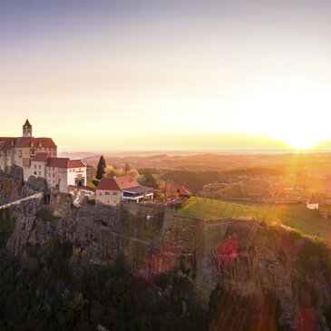 Riegersburg bei Sonnenaufgang
