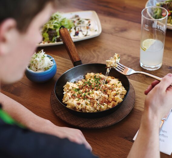 Cheese spaetzle at the Eagle on the Kreischberg | © Region Murau | Michael Königshofer