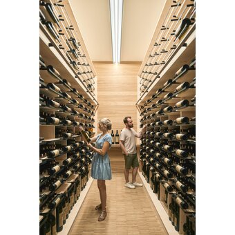 Frauwallner wine rack | © Thermen- & Vulkanland | Robert Maybach