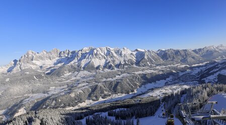 Blick von der Hochwurzen auf den Dachstein | © STG | photo-austria.at