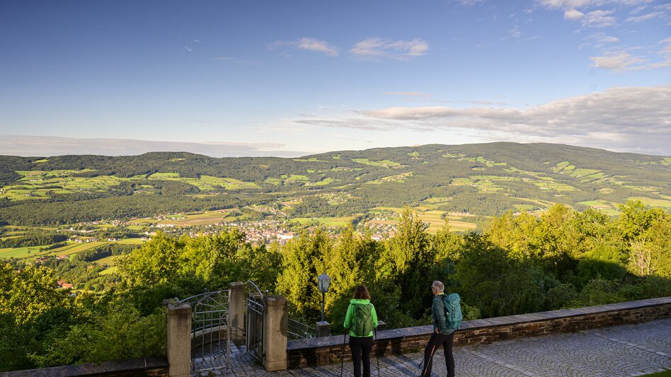Blick von Pöllauberg in den Naturpark Pöllauer Tal | © STG | pixelmaker.at
