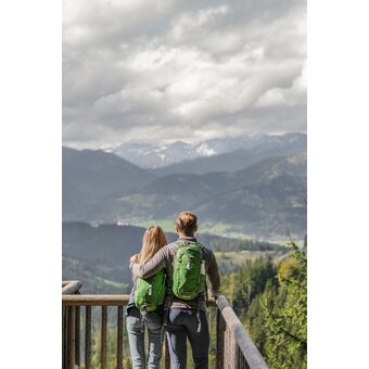 On the Bründlweg with a view of the Hochschwab | © STG | Elena Egger
