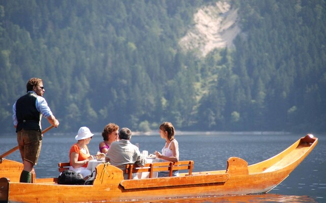 Buch&Boot, Altaussee, Plättenfahrt | © Boote Salzkammergut