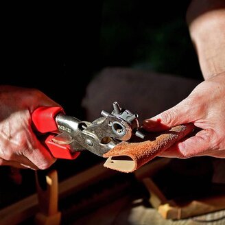 Bow making Wiesler_Stone Age journey_Eastern Styria | © Bogenbau Wiesler