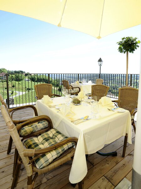 Wunderbarer Blick von der Terrasse | © Burghotel Deutschlandsberg