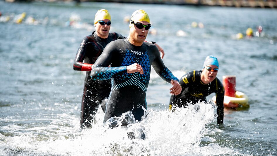 Schwimmbewerb beim Vulkanlandtriathlon | © HSV Feldbach