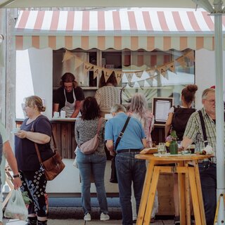 Culinary delights at the Saturday market | © Anna Zora