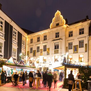 Adventmarkt am Glockenspielplatz_ | © Graz Tourismus - Harry Schiffer
