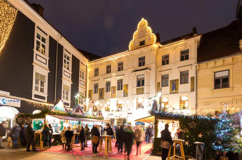 Adventmarkt am Glockenspielplatz_ | © Graz Tourismus - Harry Schiffer