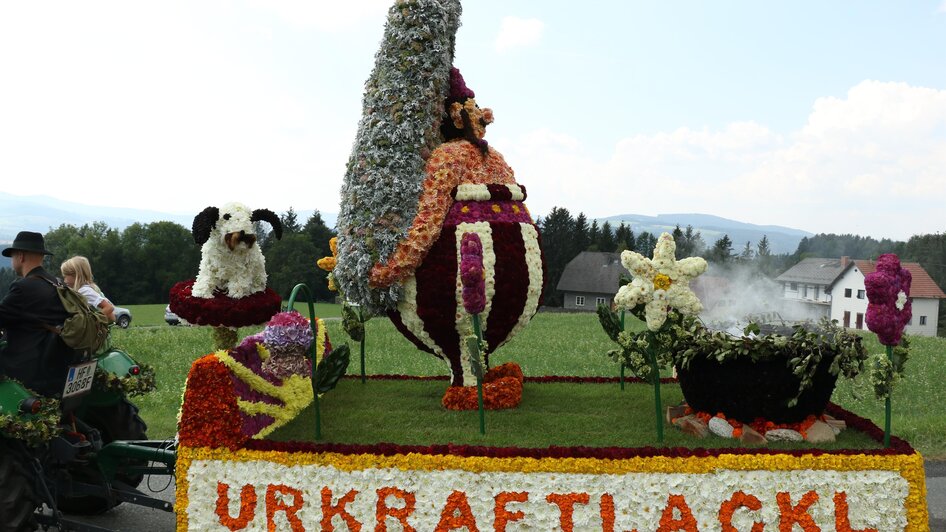 Blumenwagen Blumenkorso_Oststeiermark | © Oststeiermark Tourismus