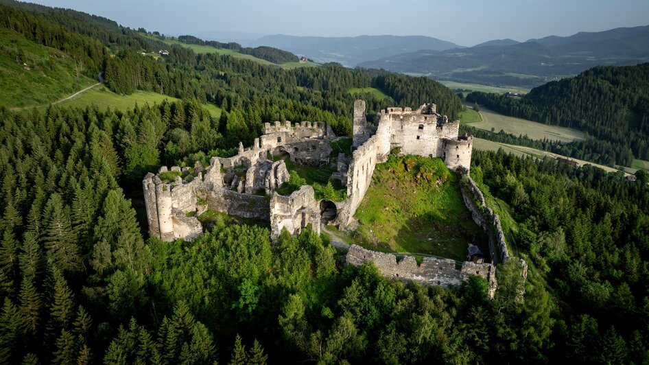 Steinschloss_Sommer_ | © TV Murau