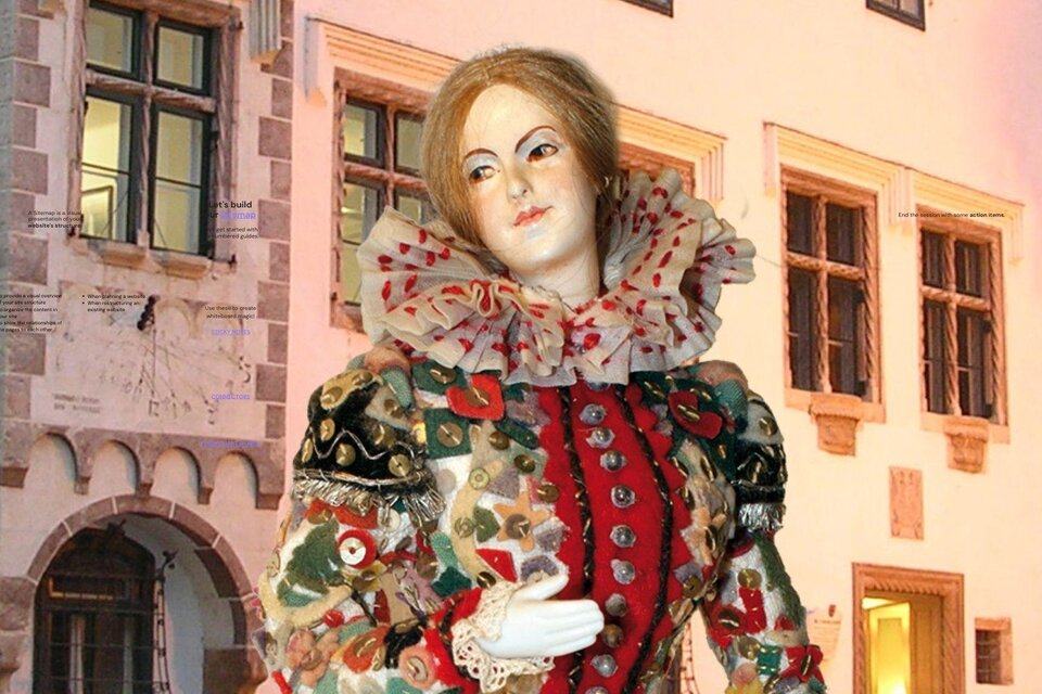 Die prachtvolle Figur eines geschmückten Ausseer Flinserls, einer der Hauptakteure im traditionellen Ausseer Fasching, steht vor dem historischen Gebäude des Kammerhofmuseums in Bad Aussee. | © Kammerhofmuseum, Bad Aussee