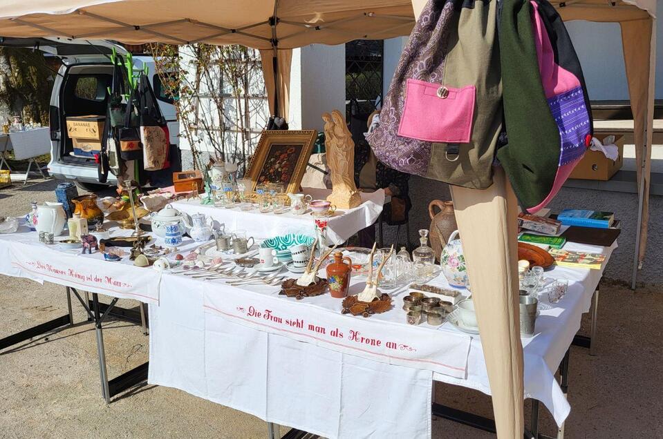 Flea and antique market Brunnerplatz - Impression #1