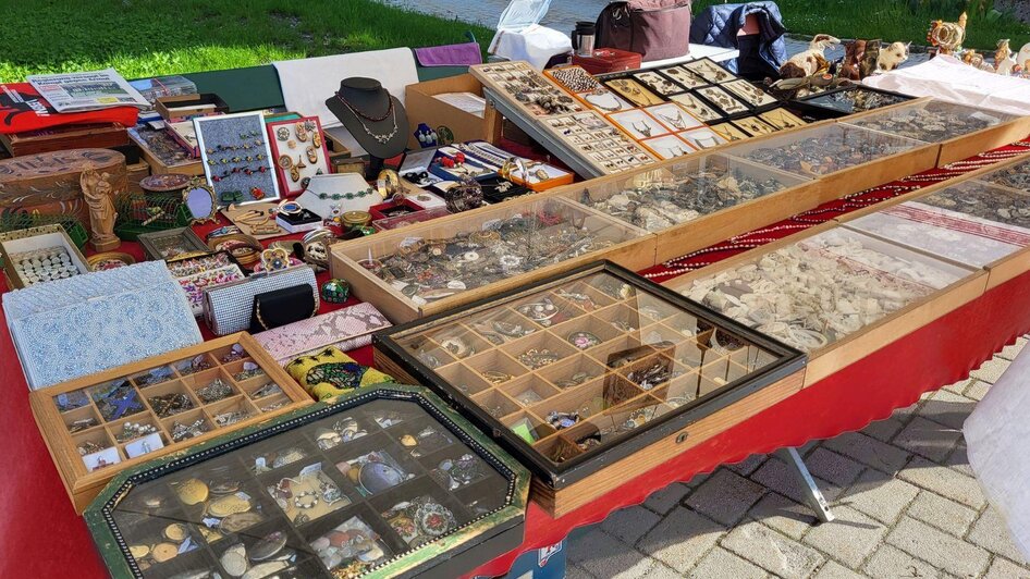 Flohmarkt, Altaussee, Ketten | © Petra Kirchschlager