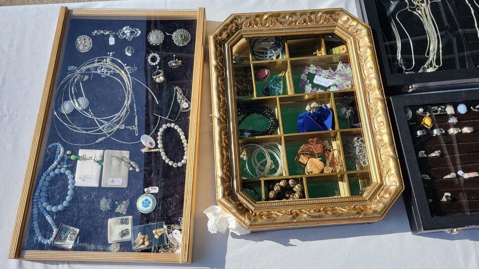 Flohmarkt, Altaussee, Schmuck | © Petra Kirchschlager