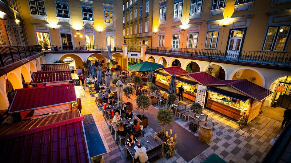 Trüffelmarkt im Paradeishof | © Graz Tourismus - Werner Krug Trüffelmarkt im Paradeishof | © Graz Tourismus - Werner Krug