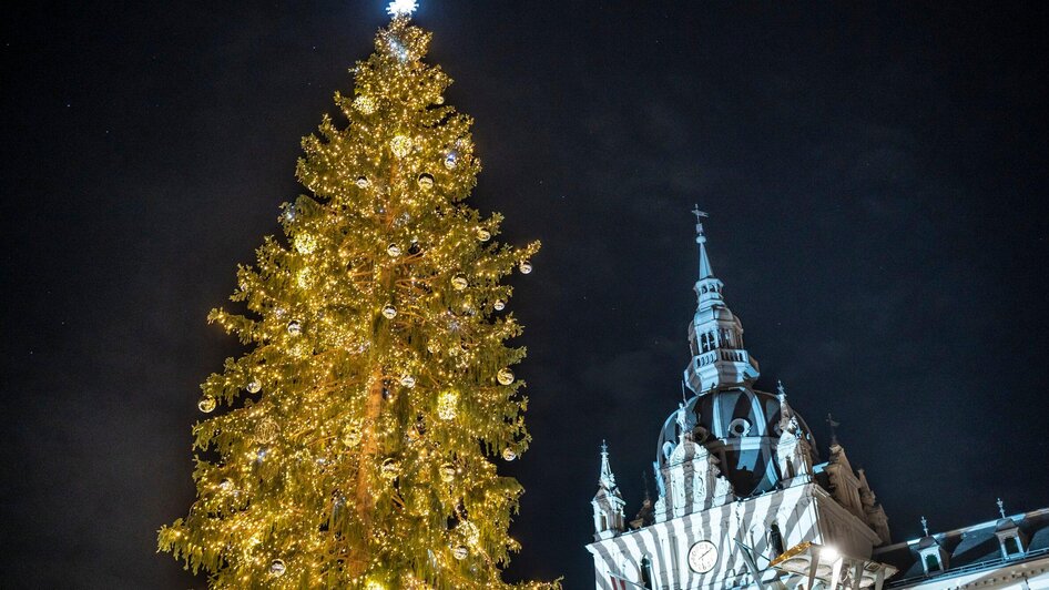 Christbaum am Grazer Hauptplatz | © Stadt Graz - Foto Fischer