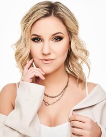 Natalie Holzner | © Lizz Krobath | © Lizz Krobath