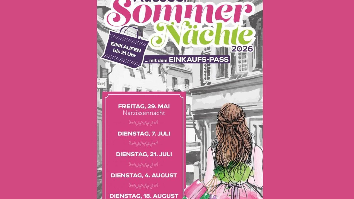 <p>Der pink und grau gestaltete Flyer zeigt die Termine in 2026 für die Ausseer Sommernächte. Es ist eine Karikatur einer Dame im Ausseer Dirndl zu sehen. </p> | © Stadtmarketing Bad Aussee