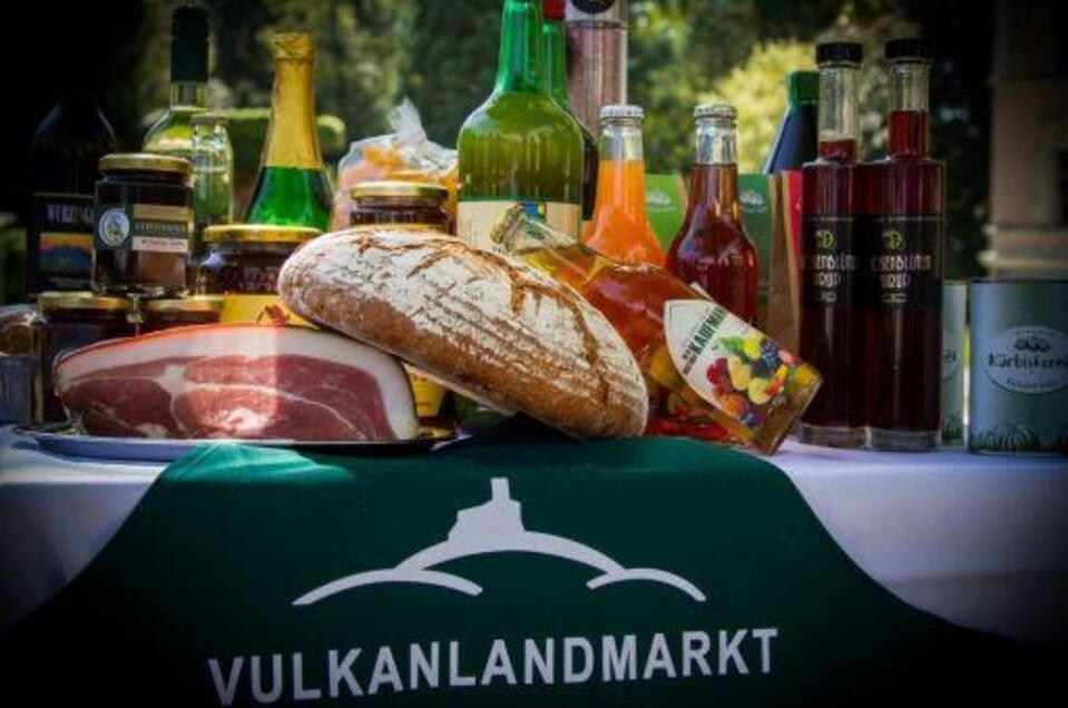 Start of the volcano country market in Bad Gleichenberg - Impression #1