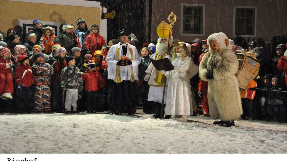 Nikolospiel, Tauplitz, Bischof mit Kinder | © Nikolospielgruppe Tauplitz