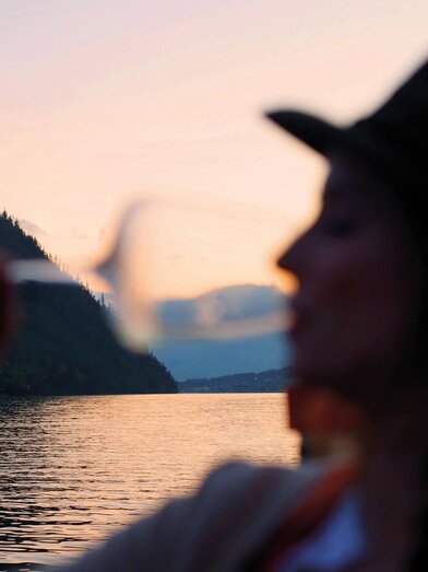 Boat trip Grundlsee, wine tasting | © Schifffahrt Grundlsee Toplitzsee | Schifffahrt Grundlsee Toplitzsee | © Schifffahrt Grundlsee Toplitzsee
