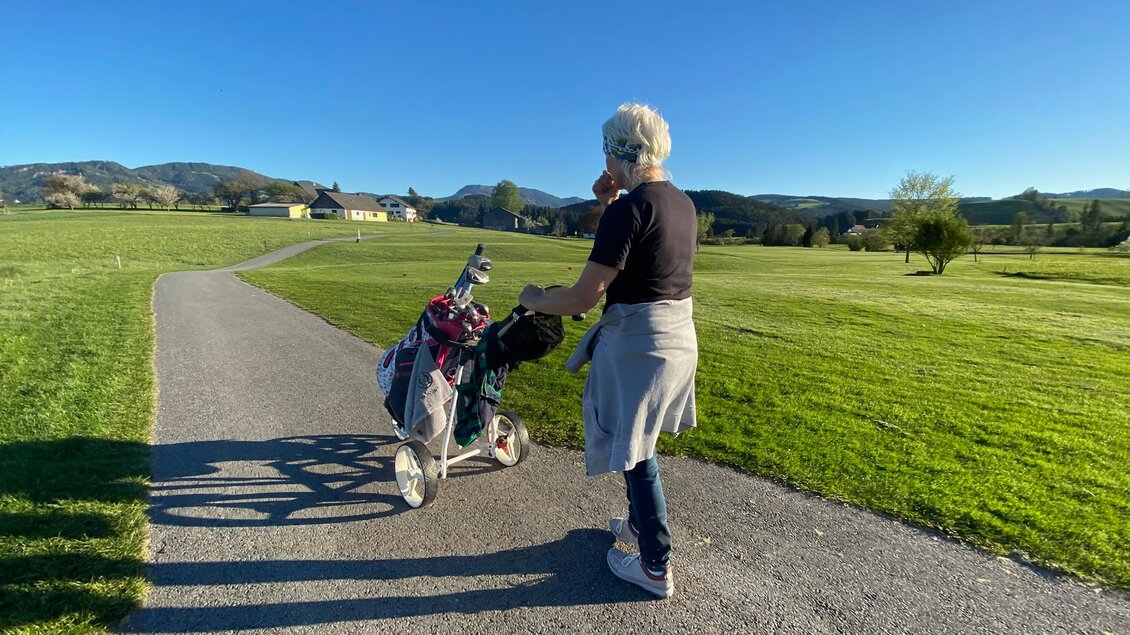 Weg am Almenland Golfplatz in Passail | © Tourismusverband Oststeiermark