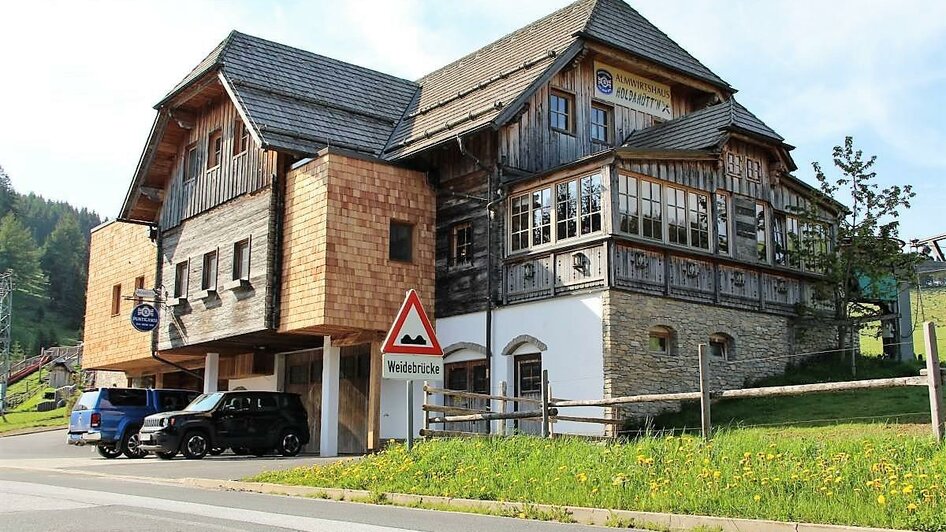 Holdahüttn_Haus_Oststeiermark | © Almwirtshaus Holdahütt'n